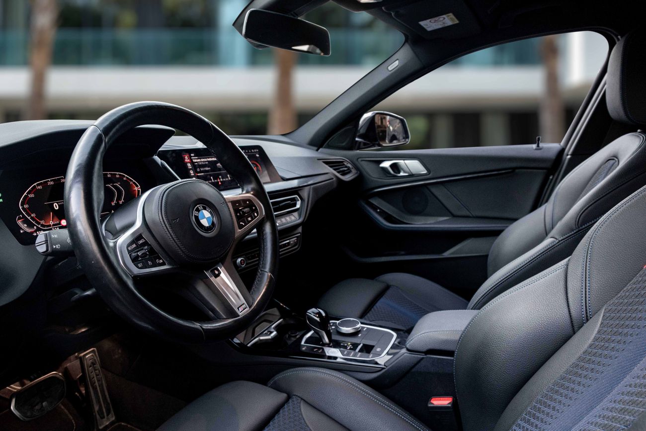 بي أم دبليو 118 118i M-Kit | 1,861 P.M | 0% Downpayment | Impeccable Condition!