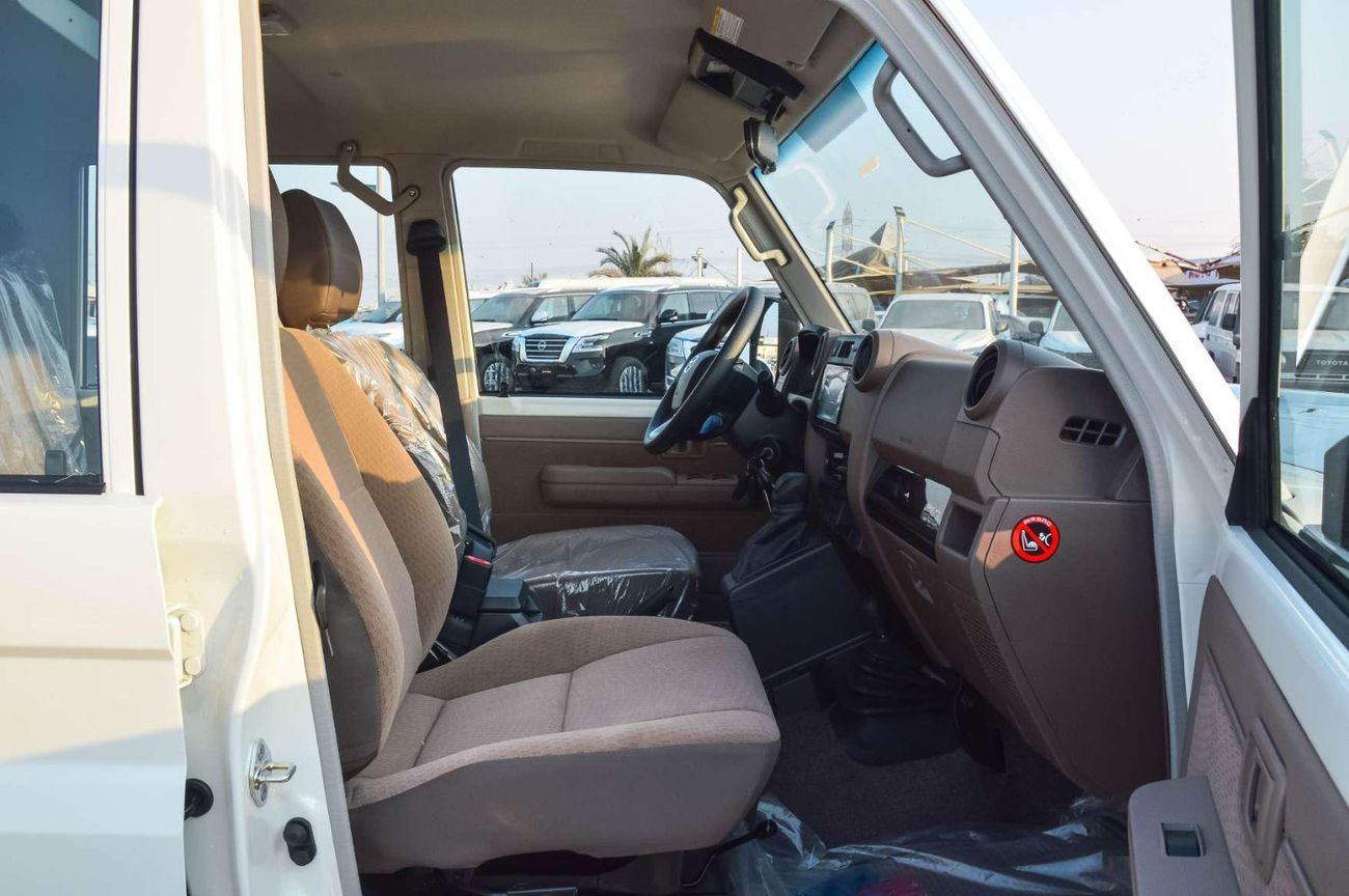 تويوتا لاند كروزر 70 TOYOTA LAND CRUISER 76 4.0L V6 AT  4WD 5DOOR SUV 2025