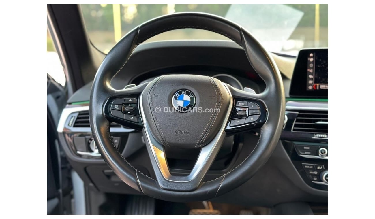 BMW 530i BMW 530e Hybird 2019 US Good Condition // Full Option