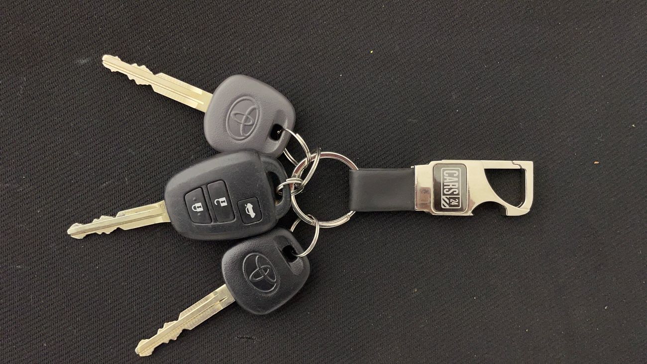 تويوتا يارس SE 1.5 | بدون دفعة مقدمة | اختبار القيادة في المنزل