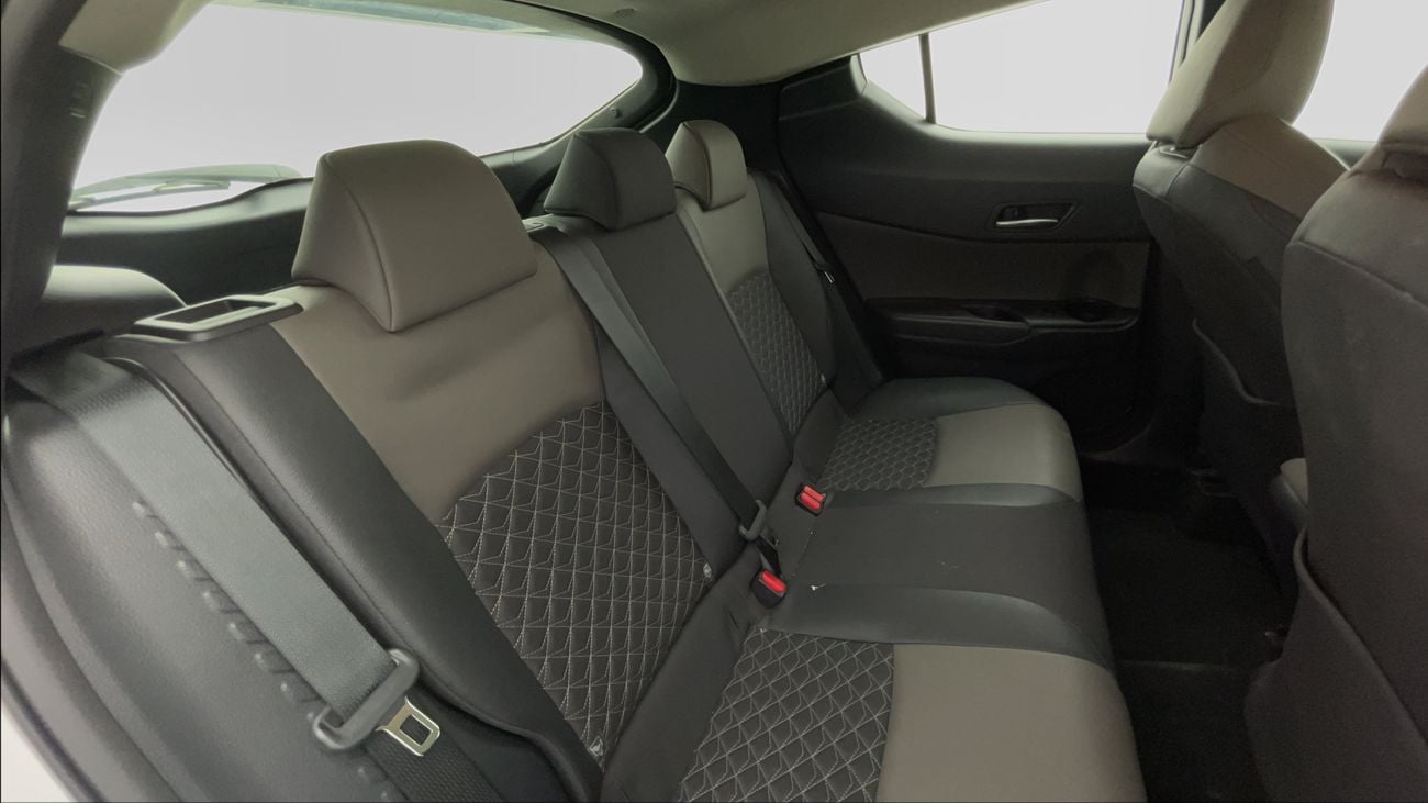 تويوتا CHR VX 1.8 | بدون دفعة مقدمة | اختبار القيادة في المنزل