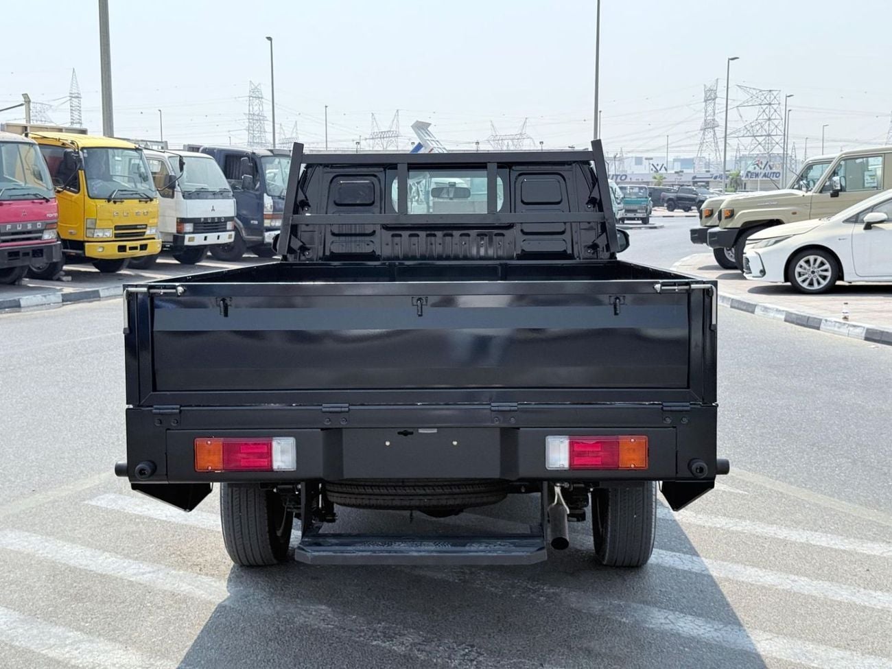 تويوتا هيلوكس Toyota hilux tamaraw 2026 black single cabin 2 4L diesel LHD automatic gear 2x4 gcc specs