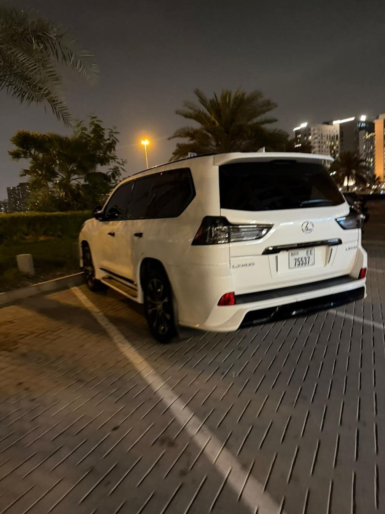 Lexus LX570 SIGNATURE