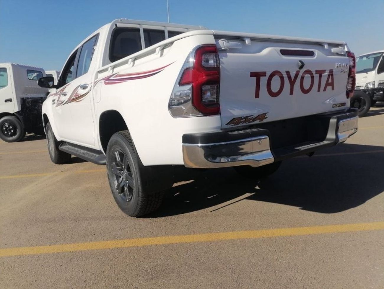 Toyota Hilux New 2023 Toyota Hilux 2.4L SR5 Diesel Full option 4X4 Automatic Zero KM