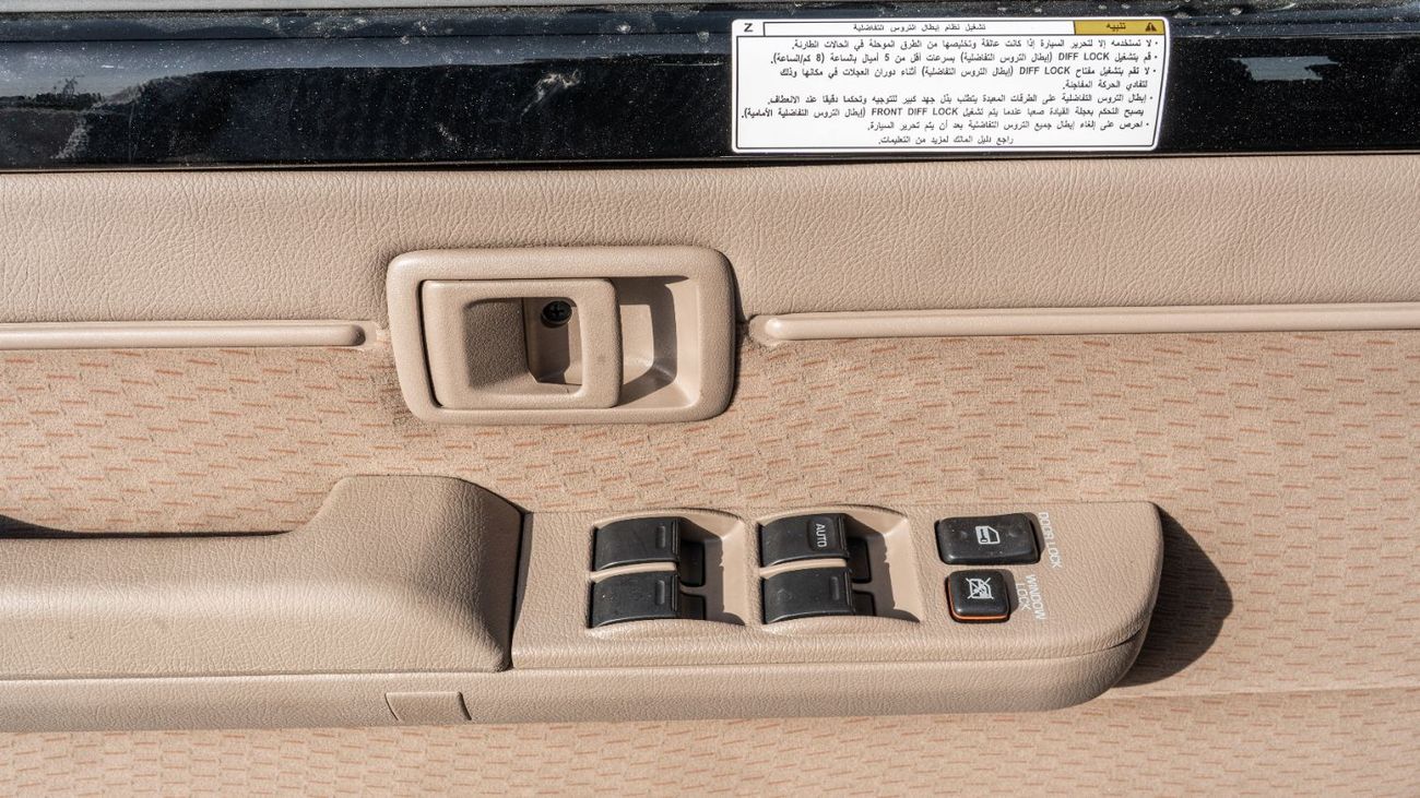 Toyota Land Cruiser 70 2026 Toyota Land Cruiser LC76 4.0L AT Petrol (Black-Brown) Mid Option