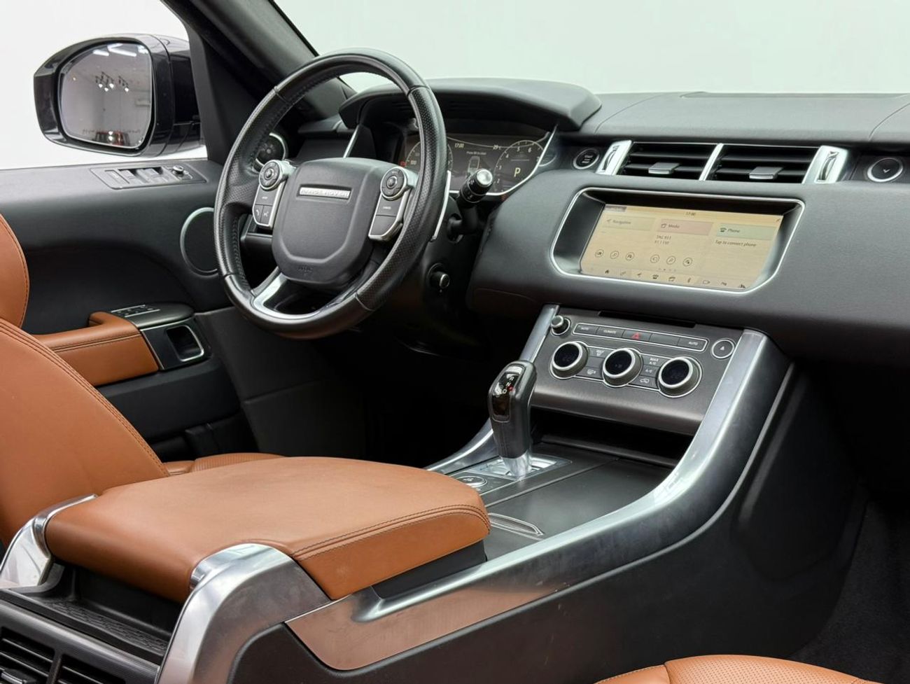 لاند روفر رينج روفر سبورت Supercharged 5.0L 2017 Range Rover Sport Supercharged, Full Service History, Excellent Condition, GC