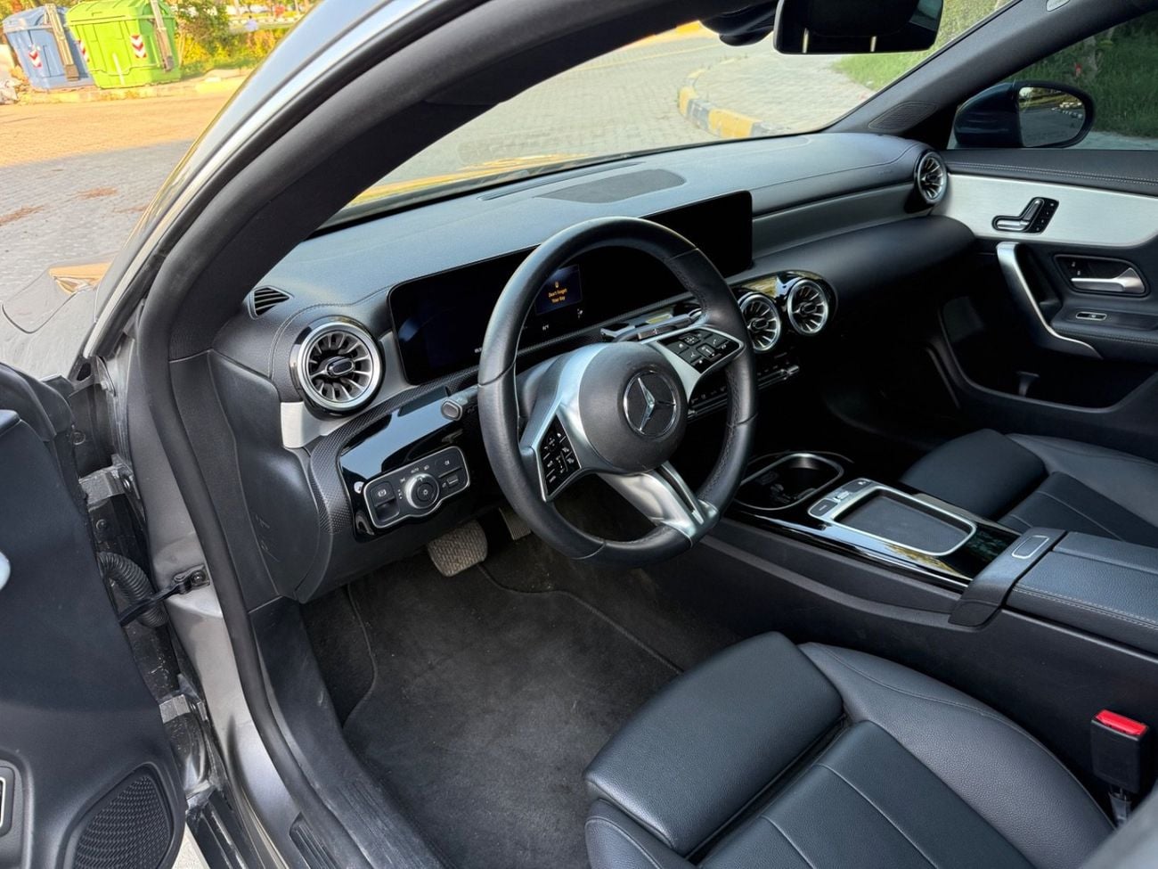 مرسيدس بنز CLA 250 Premium + 2.0L