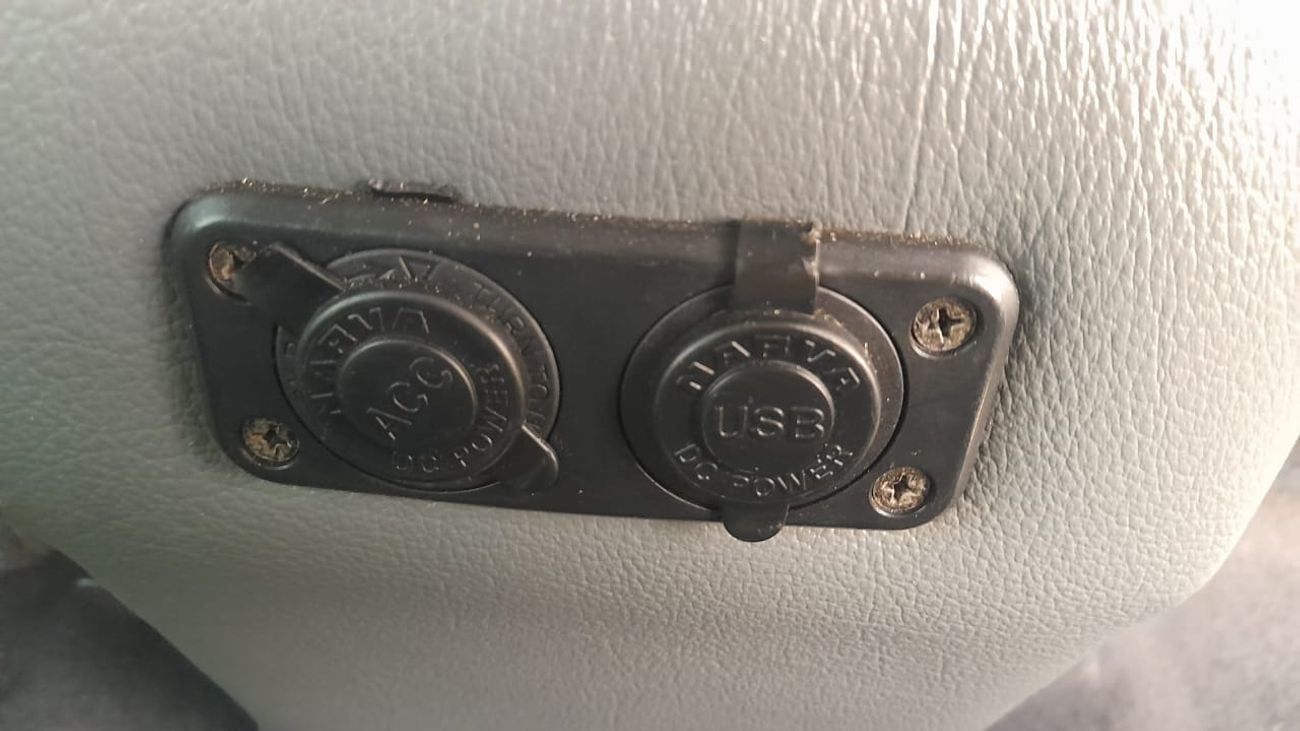 Toyota Land Cruiser Pick Up Right-Hand drive 4.5 V8 1VD diesel manual low kms facelifted