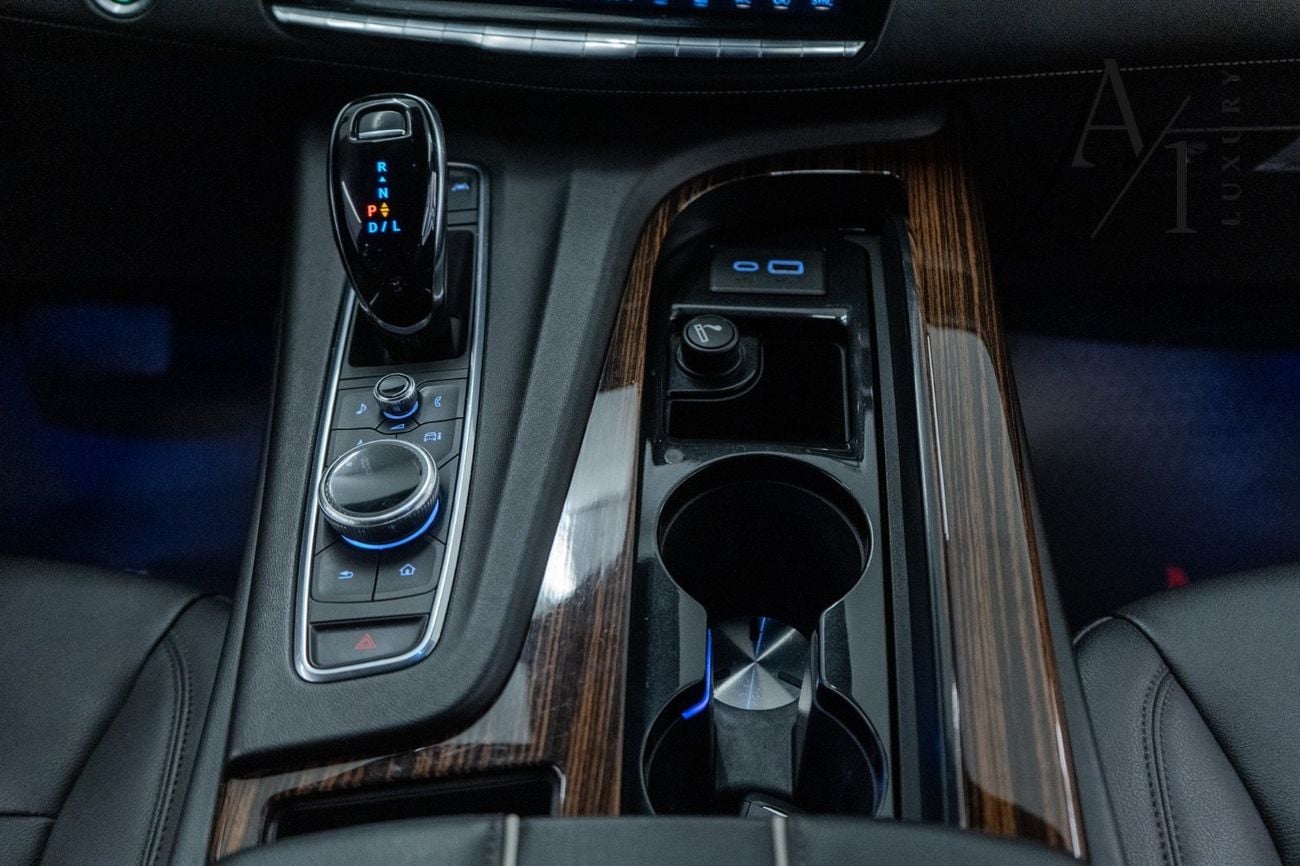 كاديلاك إسكالاد PLATINUM LUXURY PLATINUM EDITION