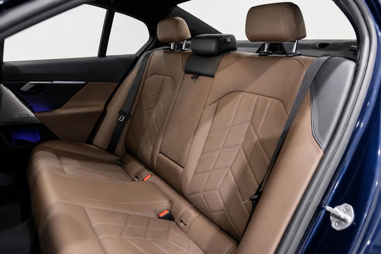بي أم دبليو 520i 520I M SPORT TITANIUM
