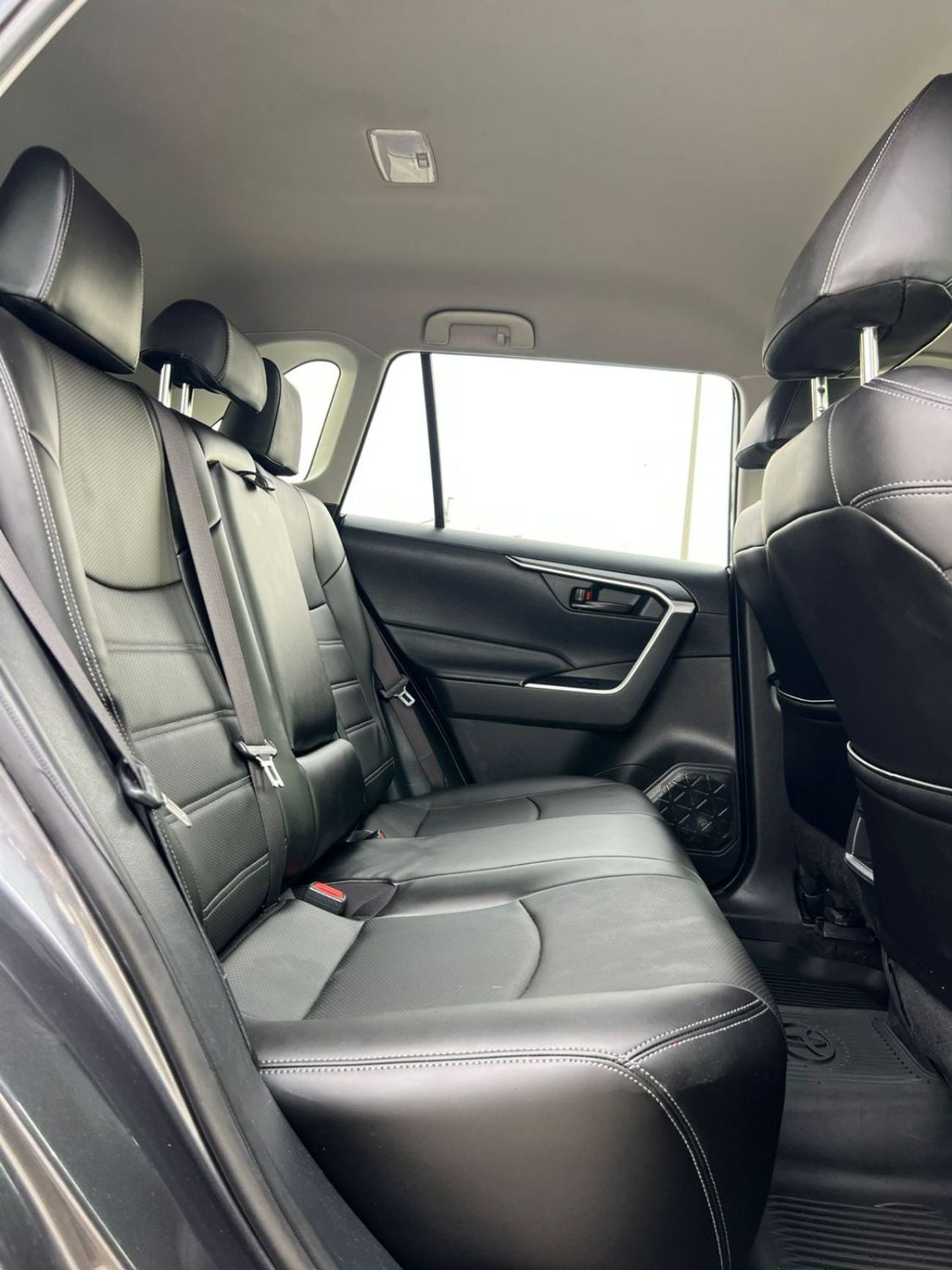 Toyota RAV4 2020 Toyota Rav4 Midoption 2.5L V4 - AWD 4x4 - Rear Camera  - Leather Seat