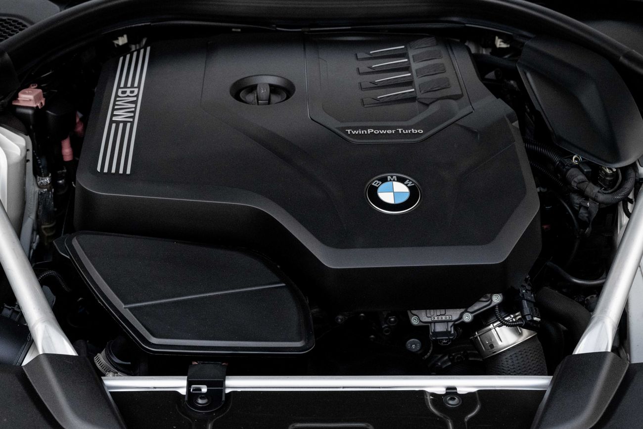 بي أم دبليو 520i 520i | 1,900 P.M | 0% Downpayment | 520i | Under Warranty!