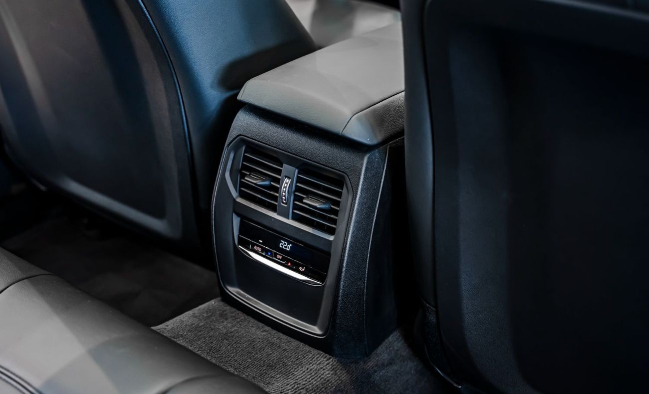 BMW 320i Exclusive 2020 BMW 320i, 2025 BMW Warranty + Service Contract, Full Service History, Low KMs, GCC