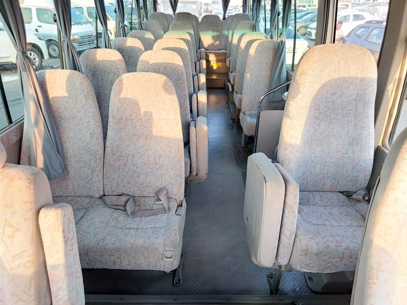 Toyota Coaster TOYOTA COASTER BUS RHD 2006 MODEL 4.0 L DIESEL AUTOMATIC(PM01152)