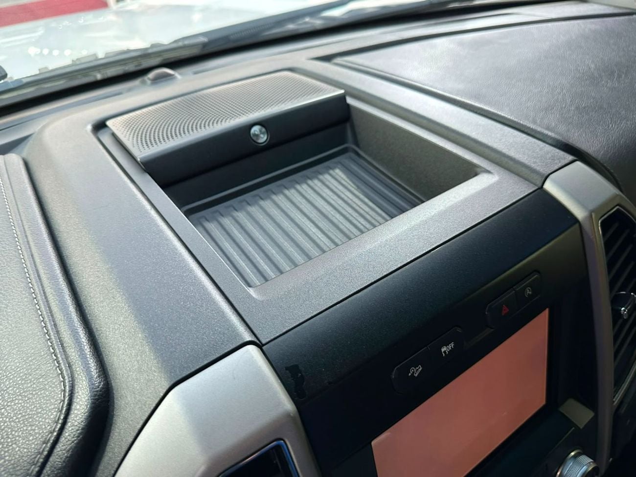 Ford F-150 LARIAT