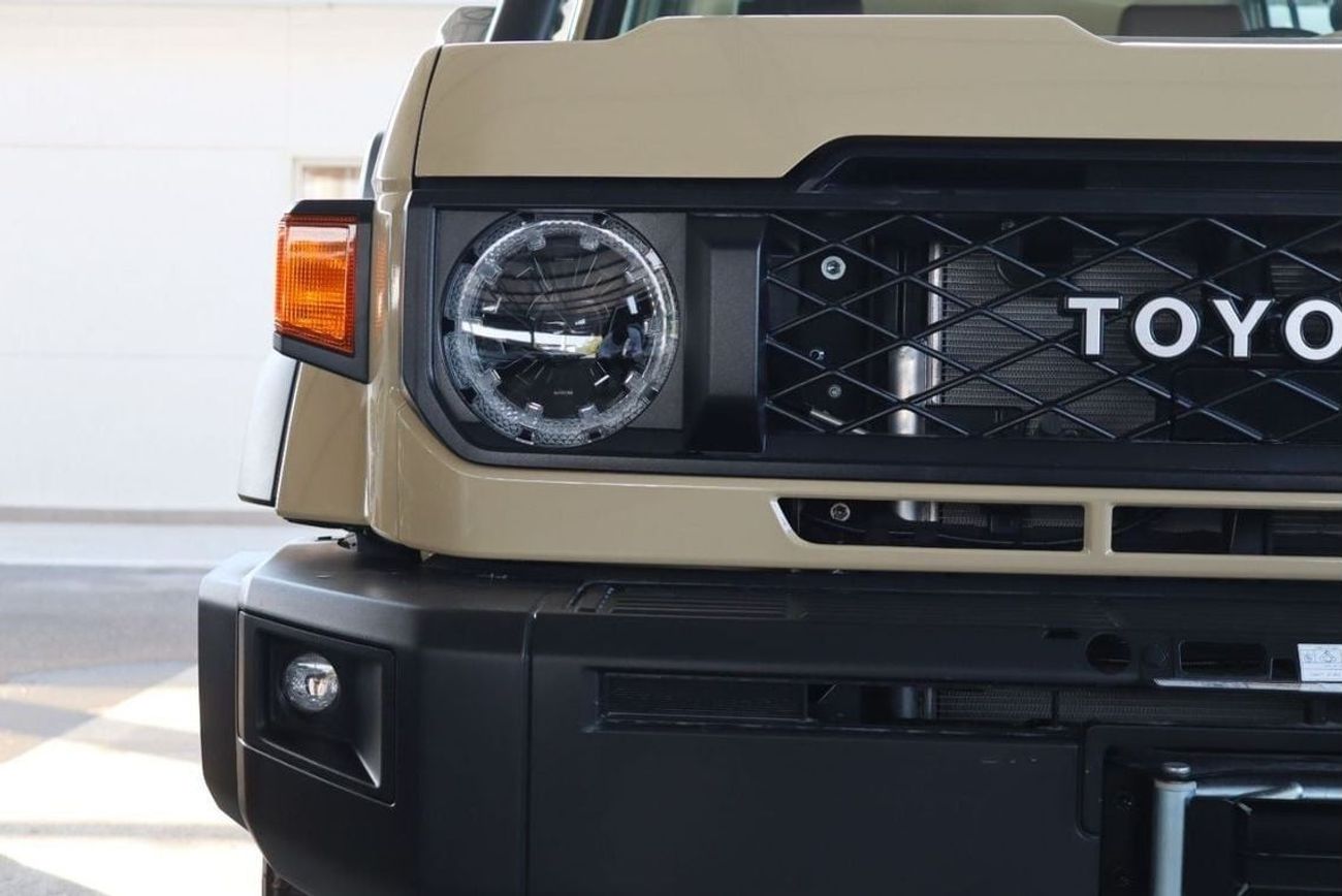 Toyota Land Cruiser GRJ76 4.0 V6 AUTOMATIC FULLY LOADED