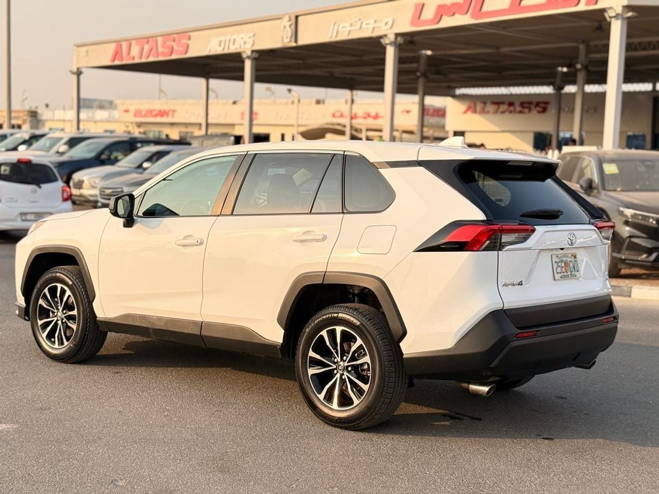 Toyota RAV4 LE Toyota RAV4 2024