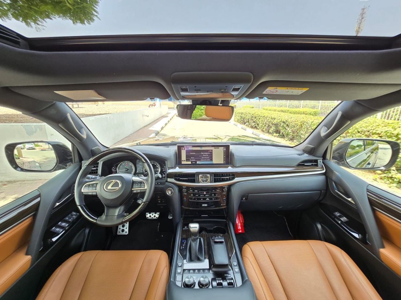 Lexus LX570 SIGNATURE FULL OPTION 2021 GCC AL FUTTAIM LEXUS LOW MILEAGE WITH AGENCY SERVICE HISTORY IN MINT COND