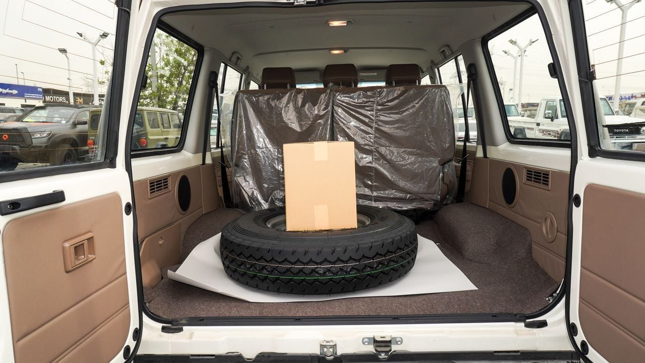 تويوتا لاند كروزر 70 LC76 Hardtop 4.0L Petrol V6 5Doors, M/T 2025