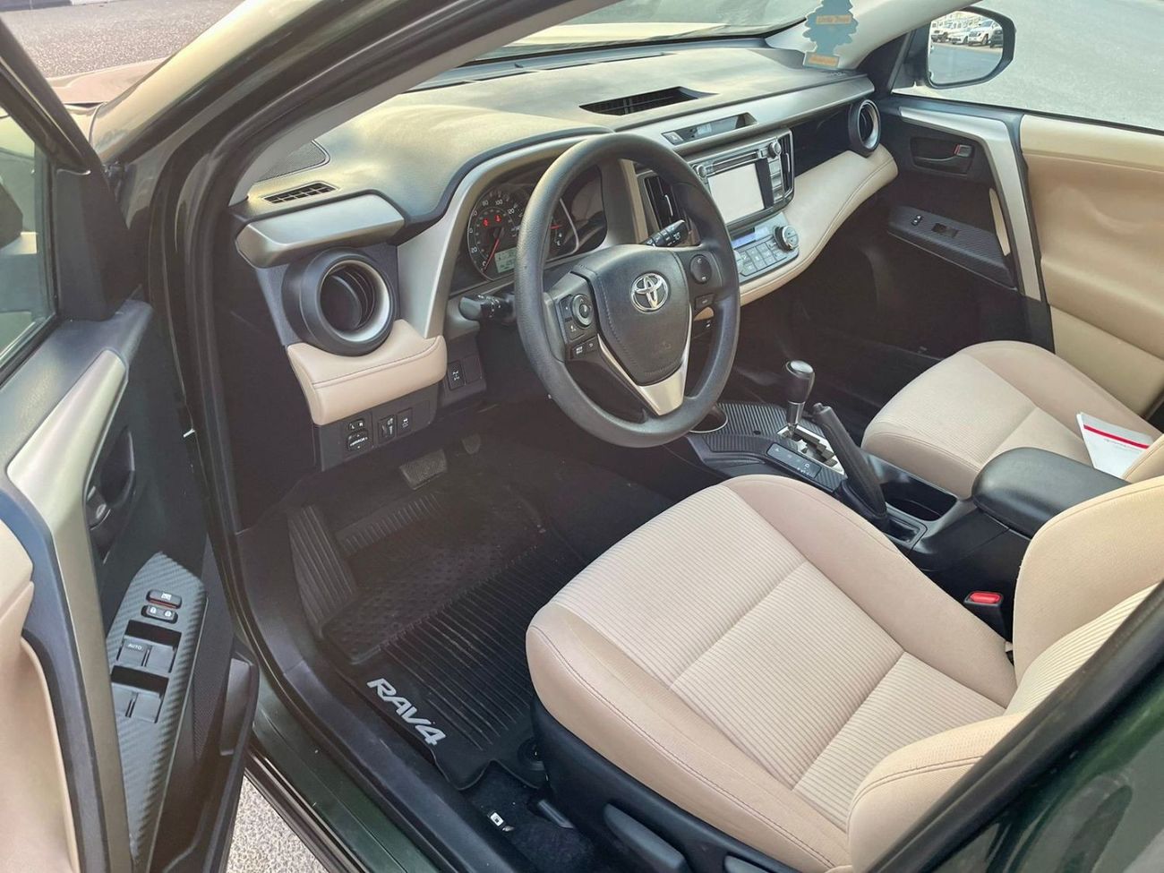 تويوتا راف ٤ 2013 Toyota Rav4 XLE 4x4 Full Option - Sunroof - Special Color With Rims - 109,300 Mileage