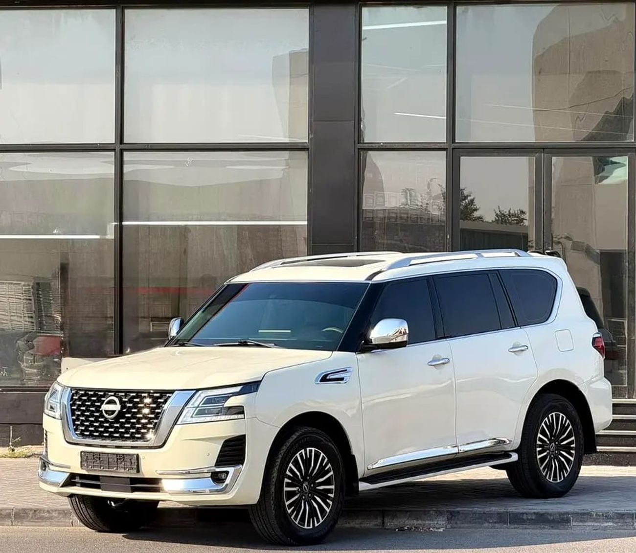 نيسان باترول SE Platinum 5.6L MORYA JESWANI CARS FOR USED AUTOMOBILE TRADING CO.L.L.C