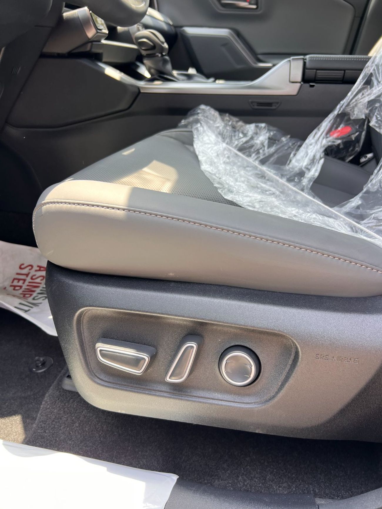 تويوتا راف ٤ TOYOTA RAV4 2.0 4WD LUXURY -2026YM