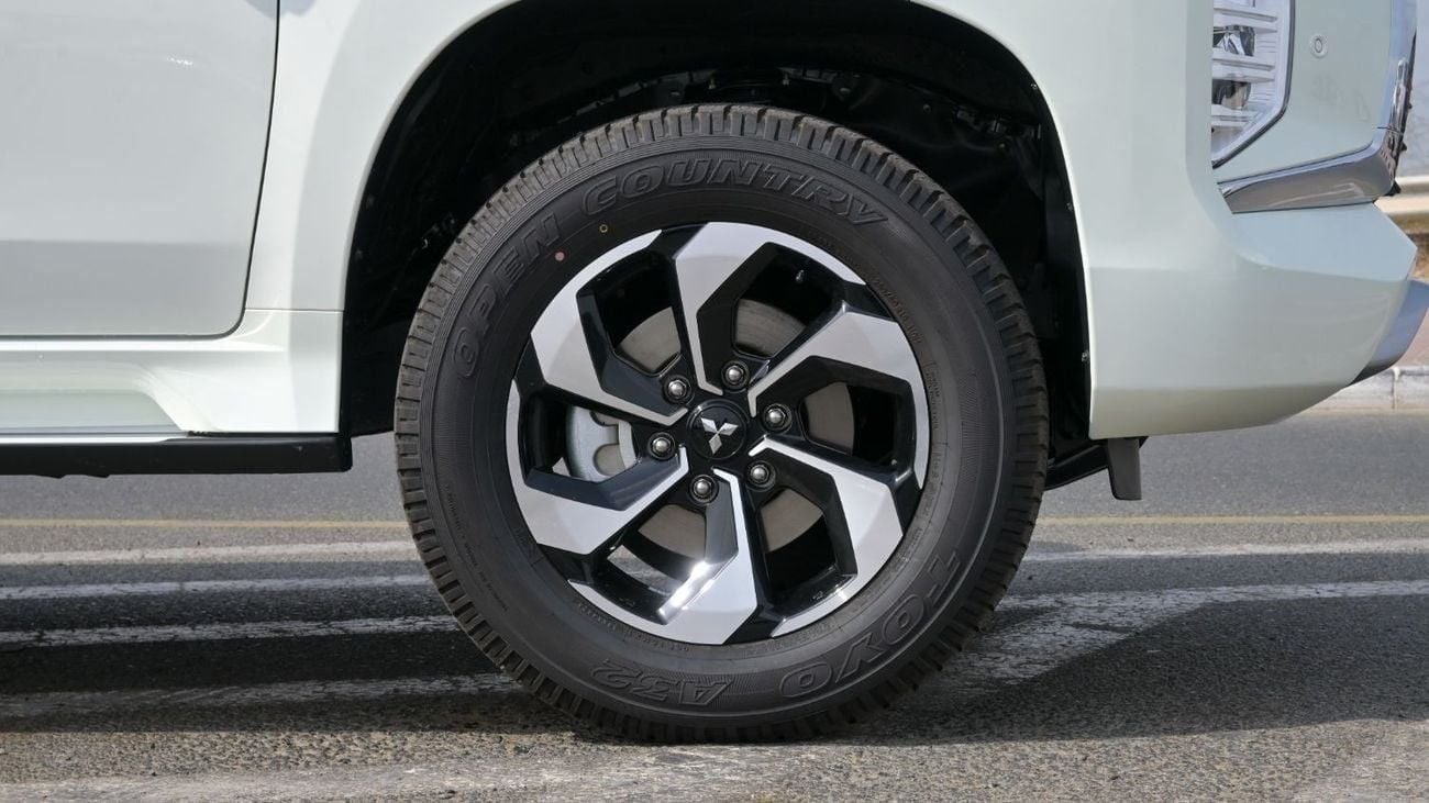 Mitsubishi Montero Sport Brand New Montero Sport 2025 Export 3.0L 4WD Petrol|White/Black|MONTEROSPORT-GLS-PREM-25|