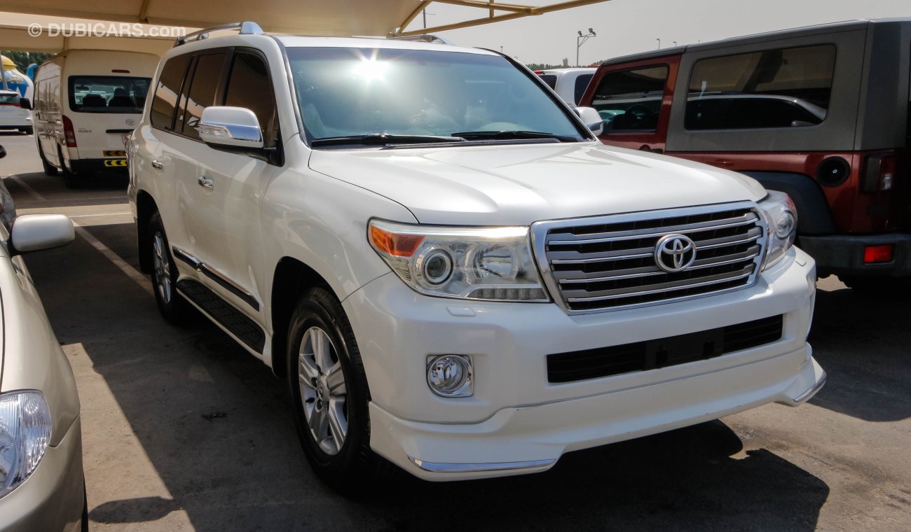 Toyota Land Cruiser GXR V8