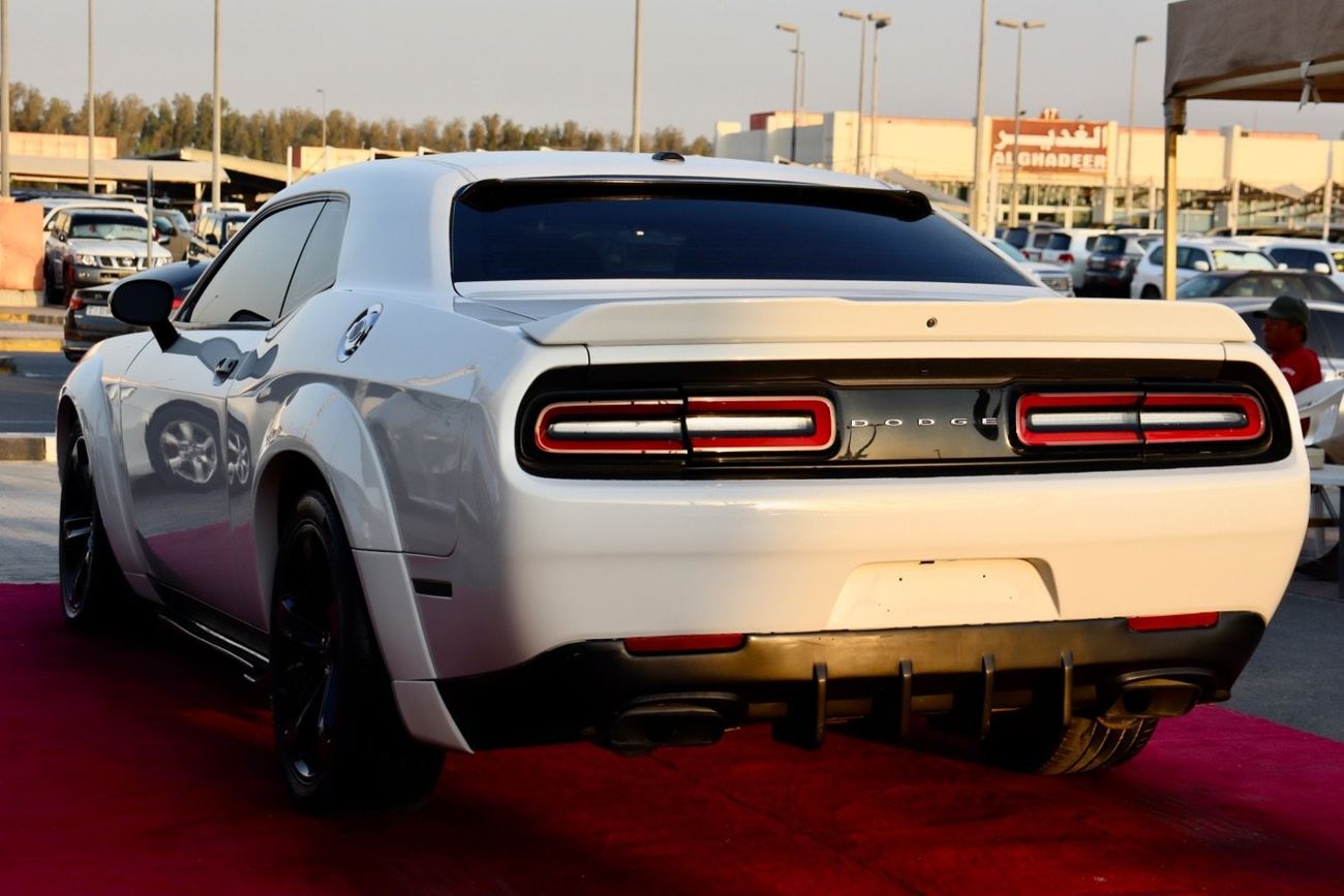 Dodge Challenger Dodge Challenger R/T / USA / 2018 / 5.7L /