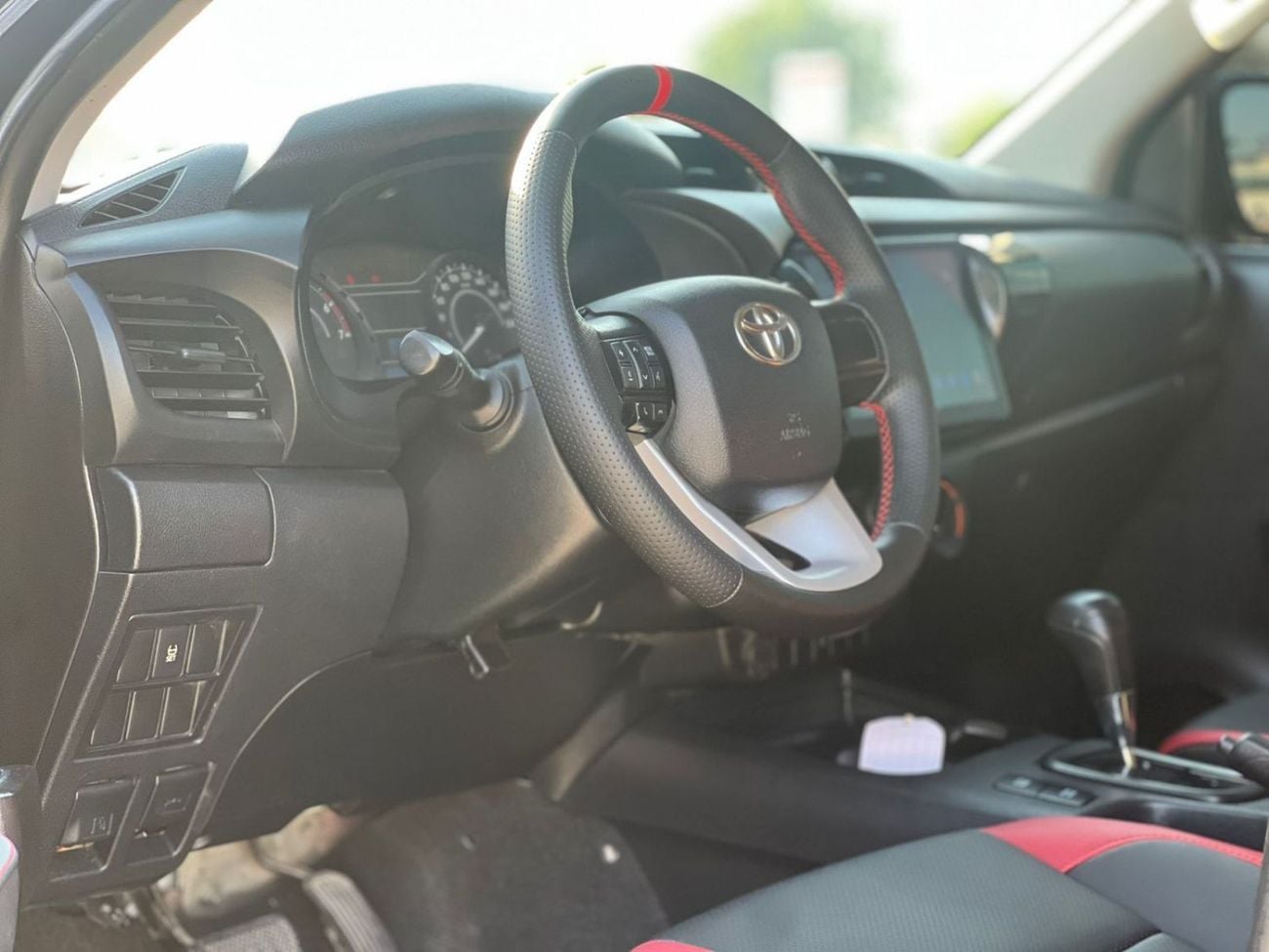 تويوتا هيلوكس GLS 2019 Toyota Hilux Modified - 2.7L V4 GCC- AWD 4x4- Rear Camera - Push start - Patrol -