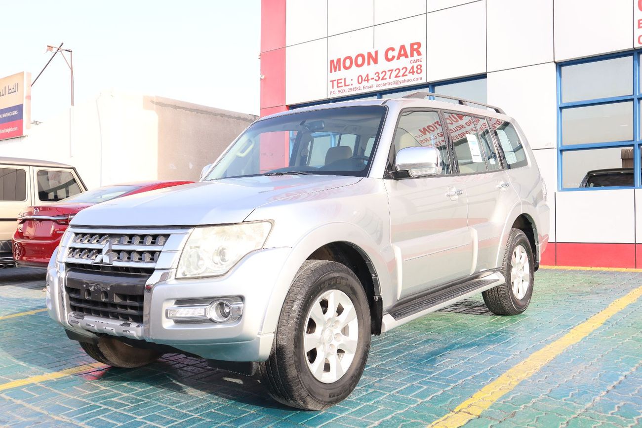 Mitsubishi Pajero GLS 3.5L (186 HP) (7 Seater)