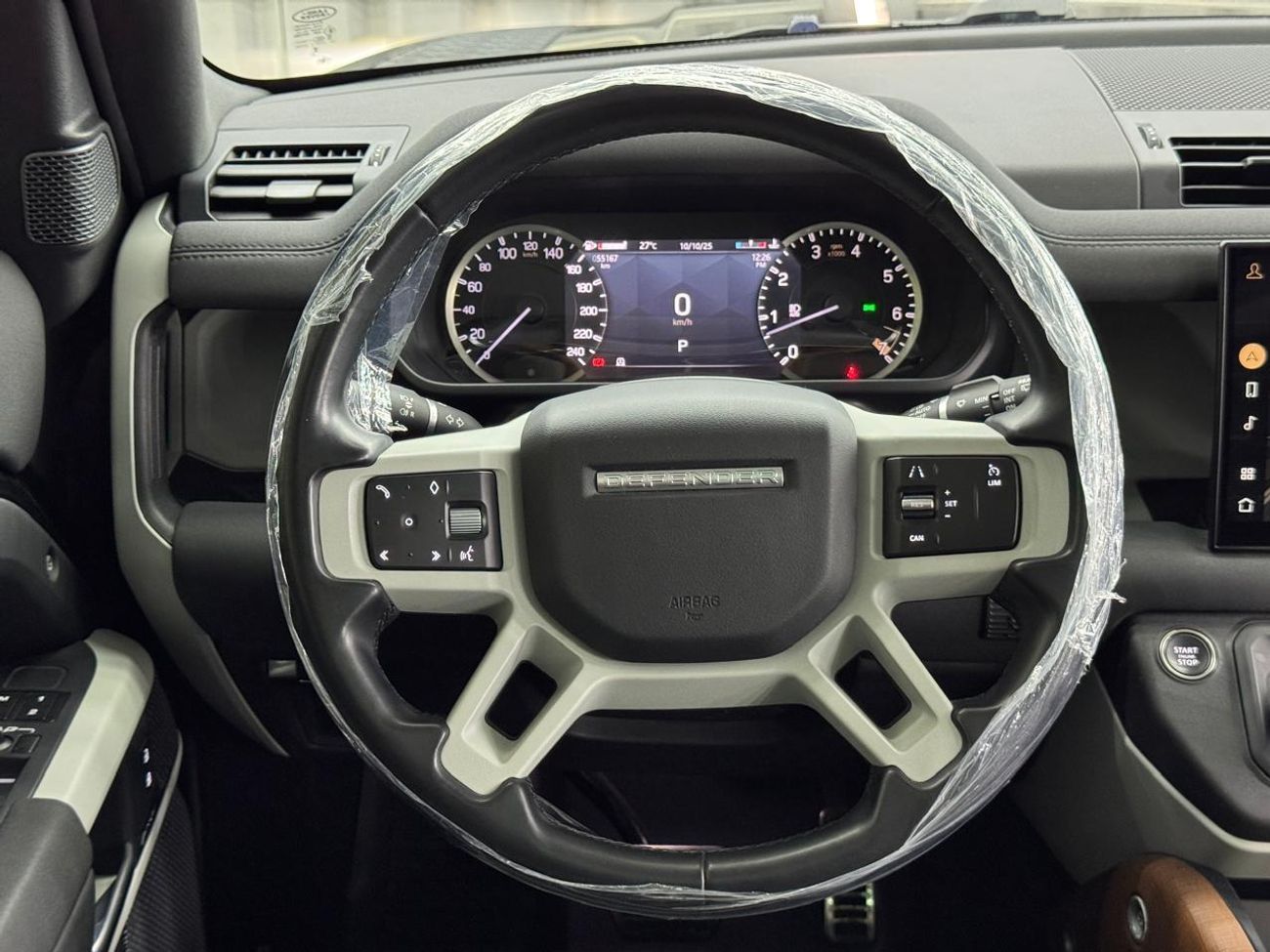 لاند روفر ديفندر 110 SE P400 3.0L 2023 Land Rover Defender, 2028 Land Rover Defender Warranty + Service Pack, GCC