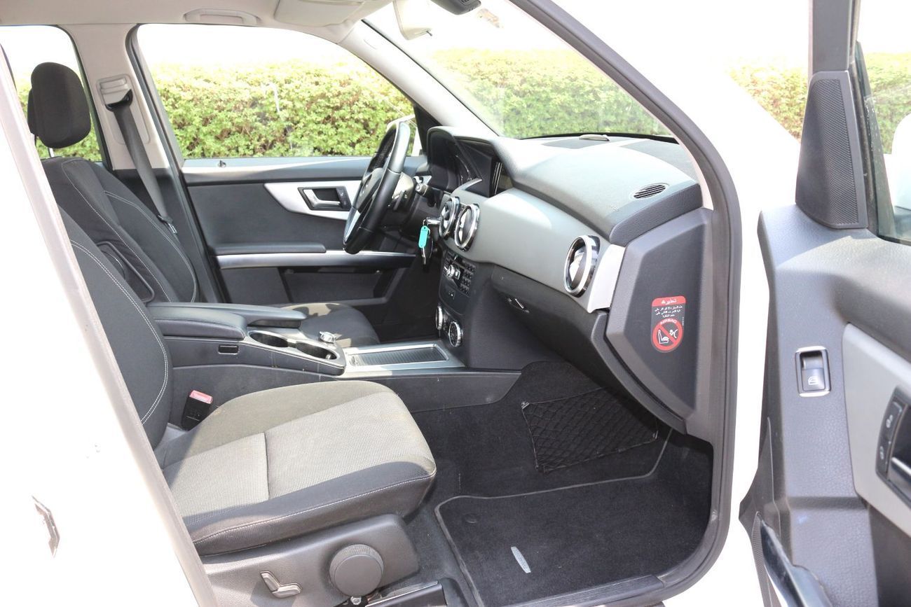 Mercedes Benz GLK 250 Std 2.0L MERCEDES GLK250 MODEL 2014 GULF SPACE FULL AUTO