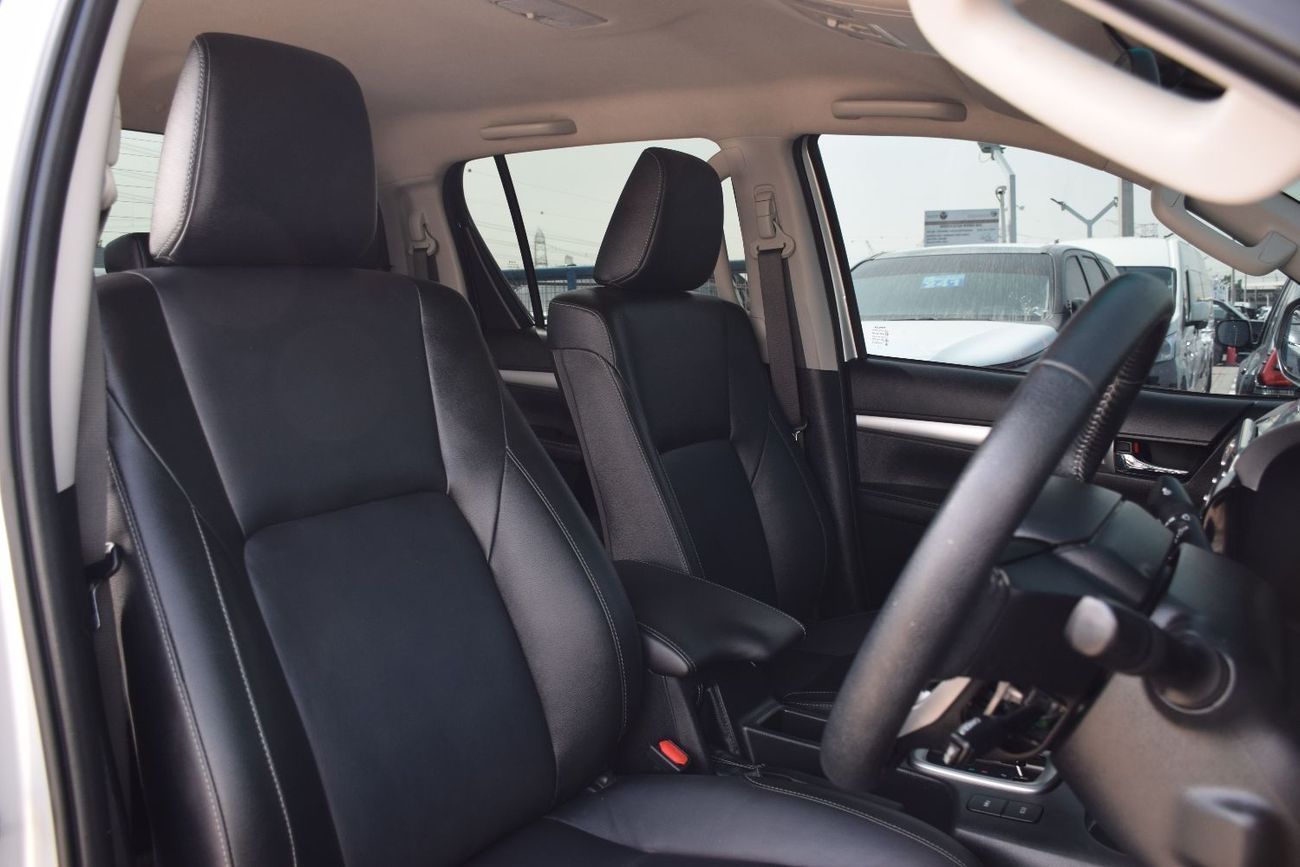 Toyota Hilux 4X4 DIESEL 2.8L Right Hand (Export Only)