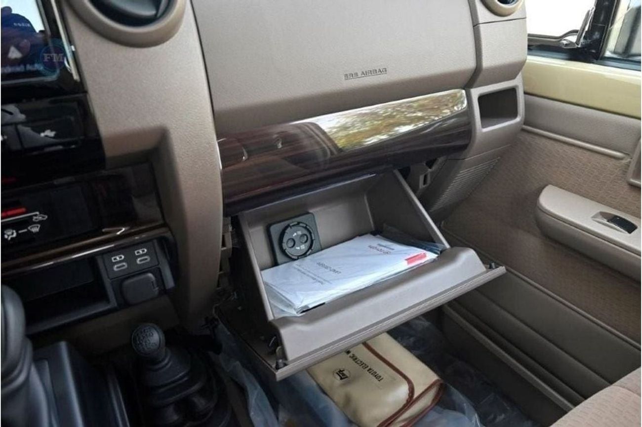 Toyota Land Cruiser Pick Up Single Cab DLX 4.0L Petrol 4WD Automatic