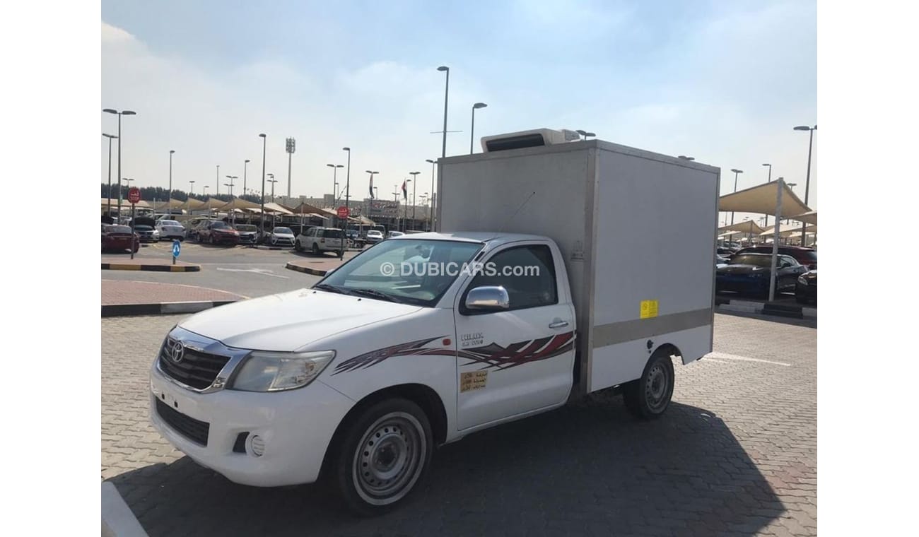 Toyota Hilux Toyota Hilux 2014 chelar gcc for sall