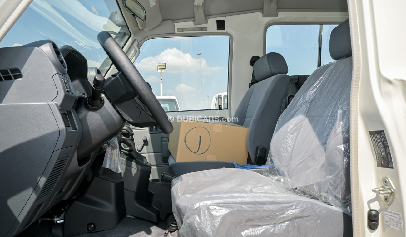 Toyota Land Cruiser 70 4.0L. V6. A/T