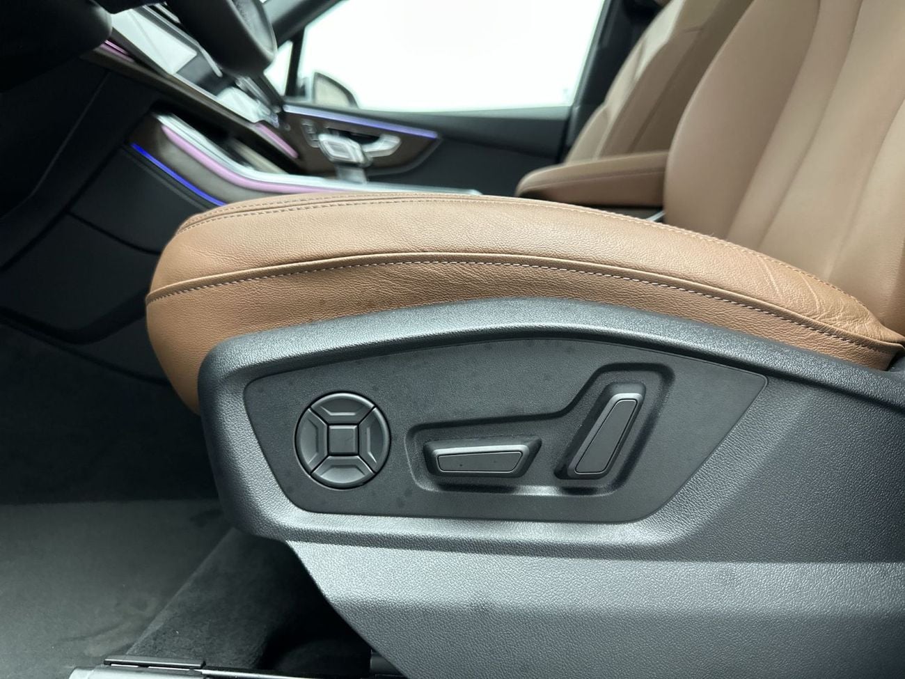 أودي Q7 SUV S line 45 TFSI quattro 252hp (Ref# 03235)