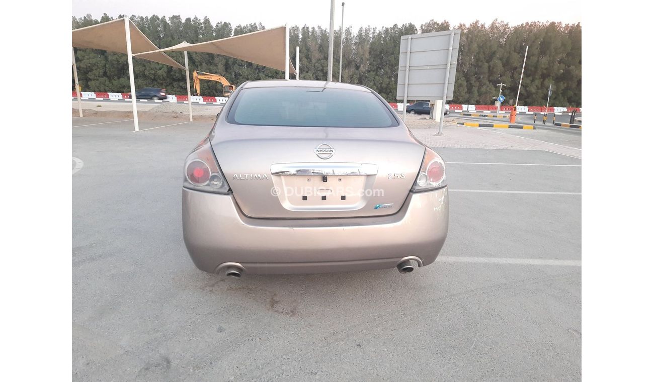 Nissan Altima Nissan Altima 2012 gcc very celen car for sale