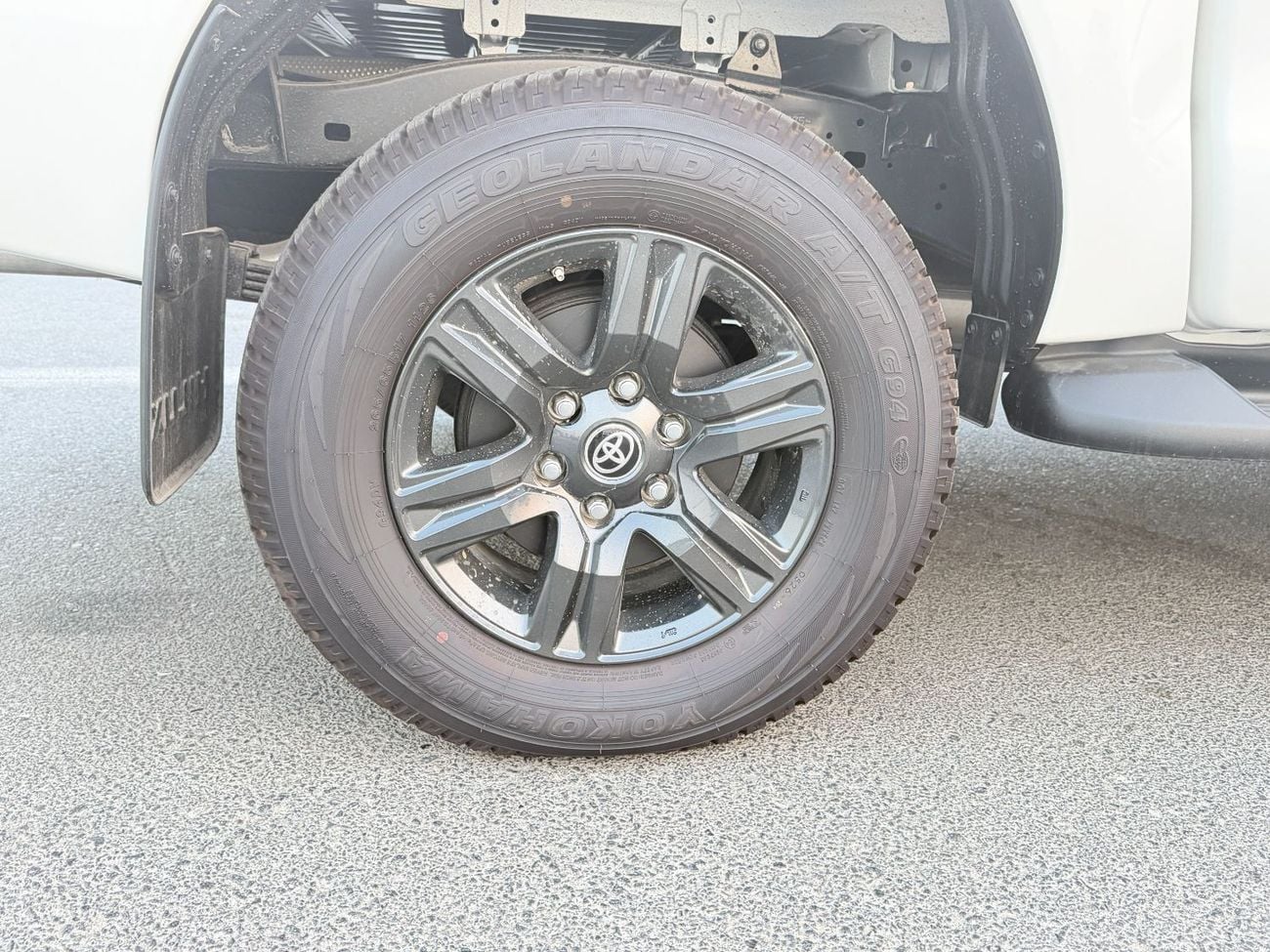 Toyota Hilux SR5 (NON GCC) M/T