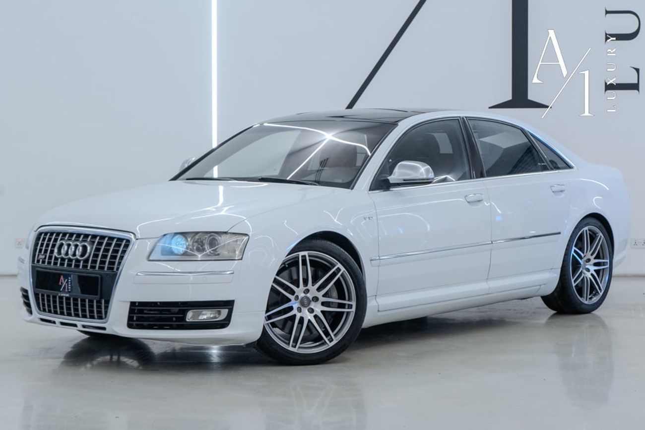 Audi S8 2009 Audi S8 V10, Clean Title, Zero Paint, GCC