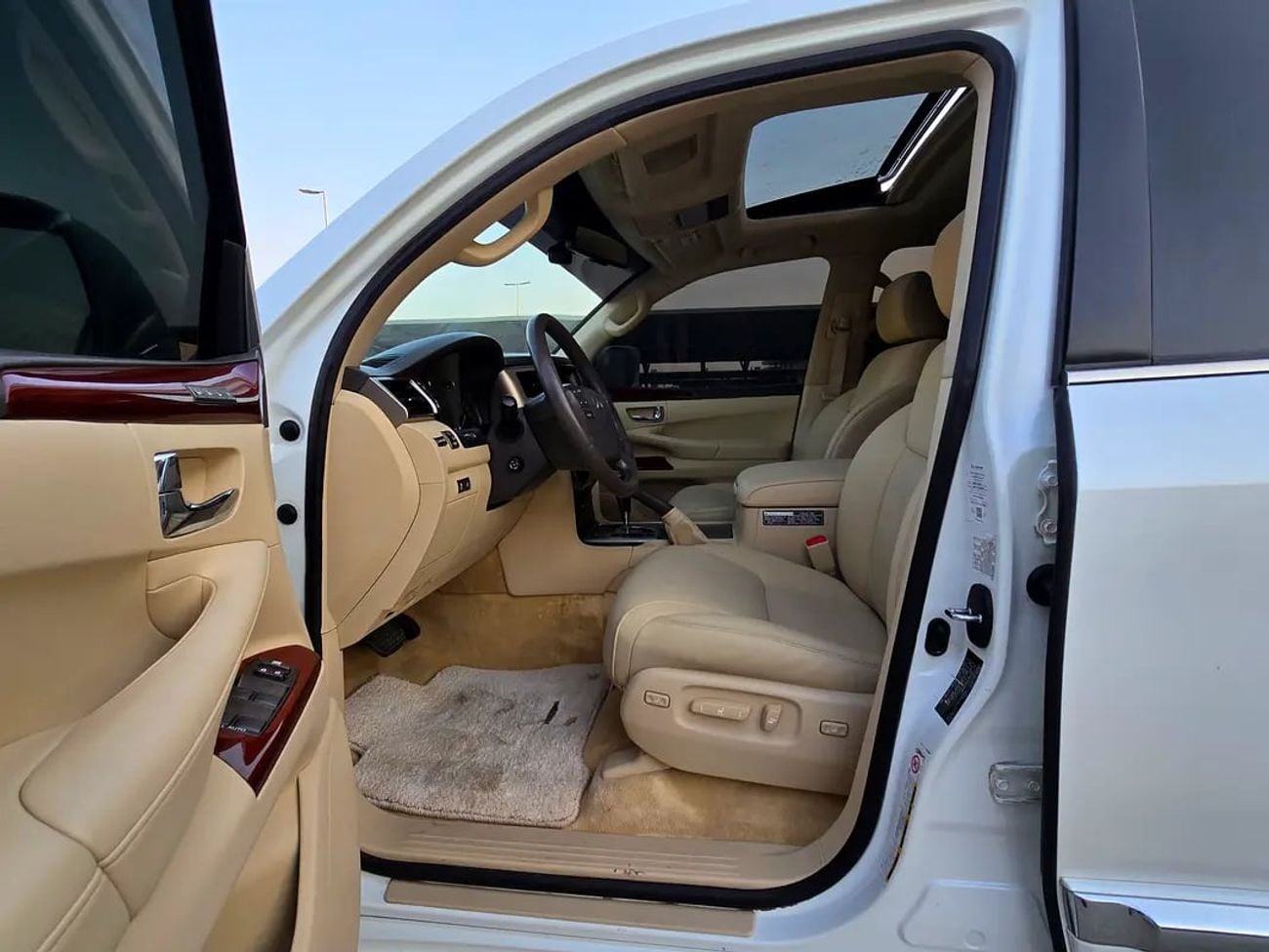 Lexus LX570 TITANIUM LX570 GCC