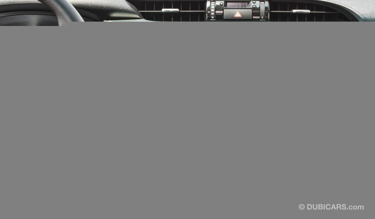 تويوتا هيلوكس Get 2023 Toyota Hilux 4x4 DC 2.8 D AT SR5 - Silver inside Maroon