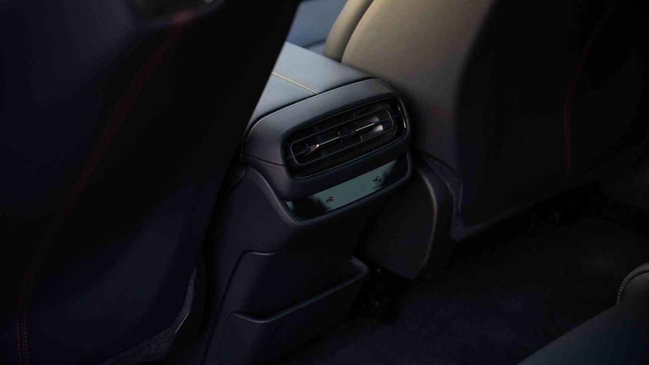 Xiaomi SU7 PRO - Black inside Black | Export Only