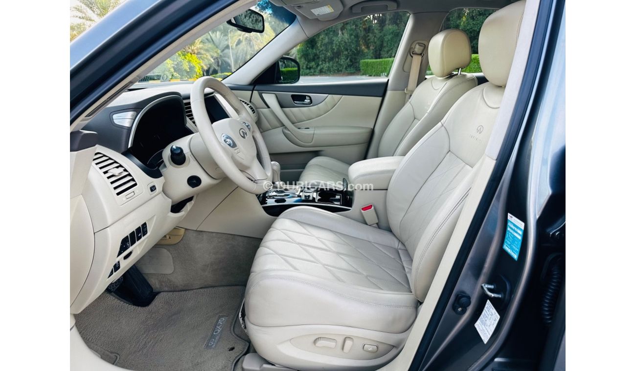 Infiniti QX70 Luxury Plus MODEL 2014 GCC CAR PERFECT CONDITION INSIDE AND OUTSIDE FULL OPTION ONE OWNER 2 keys Pan