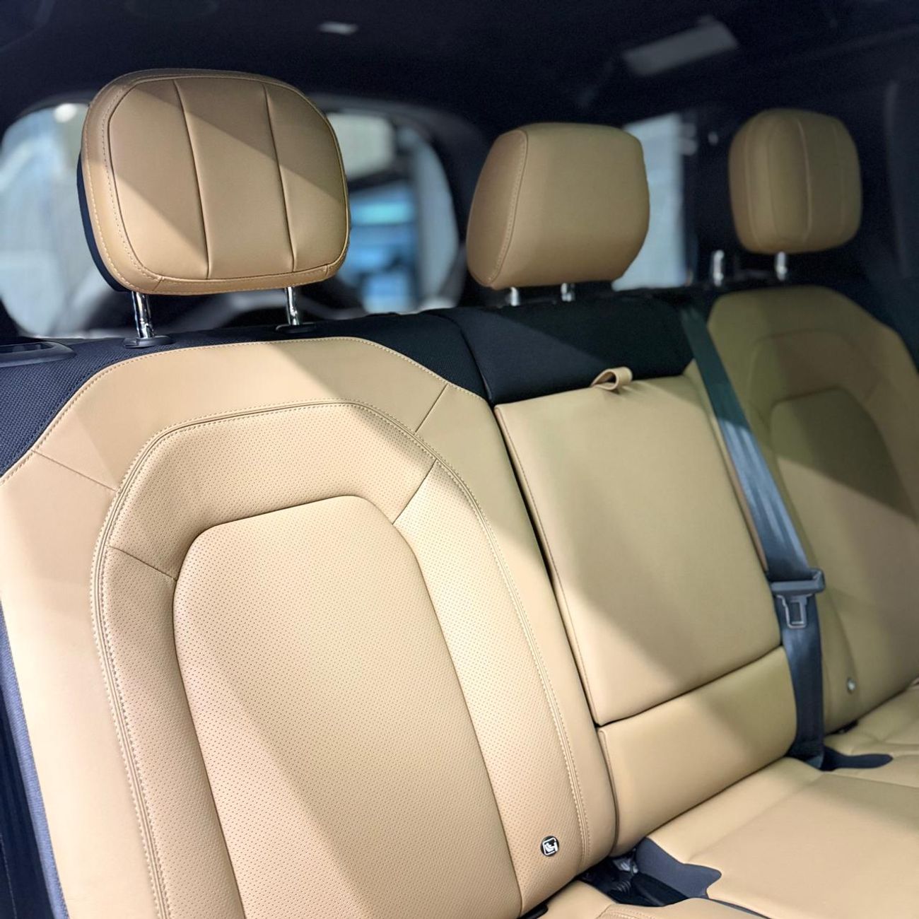 لاند روفر ديفندر 110 X P525 5.0L