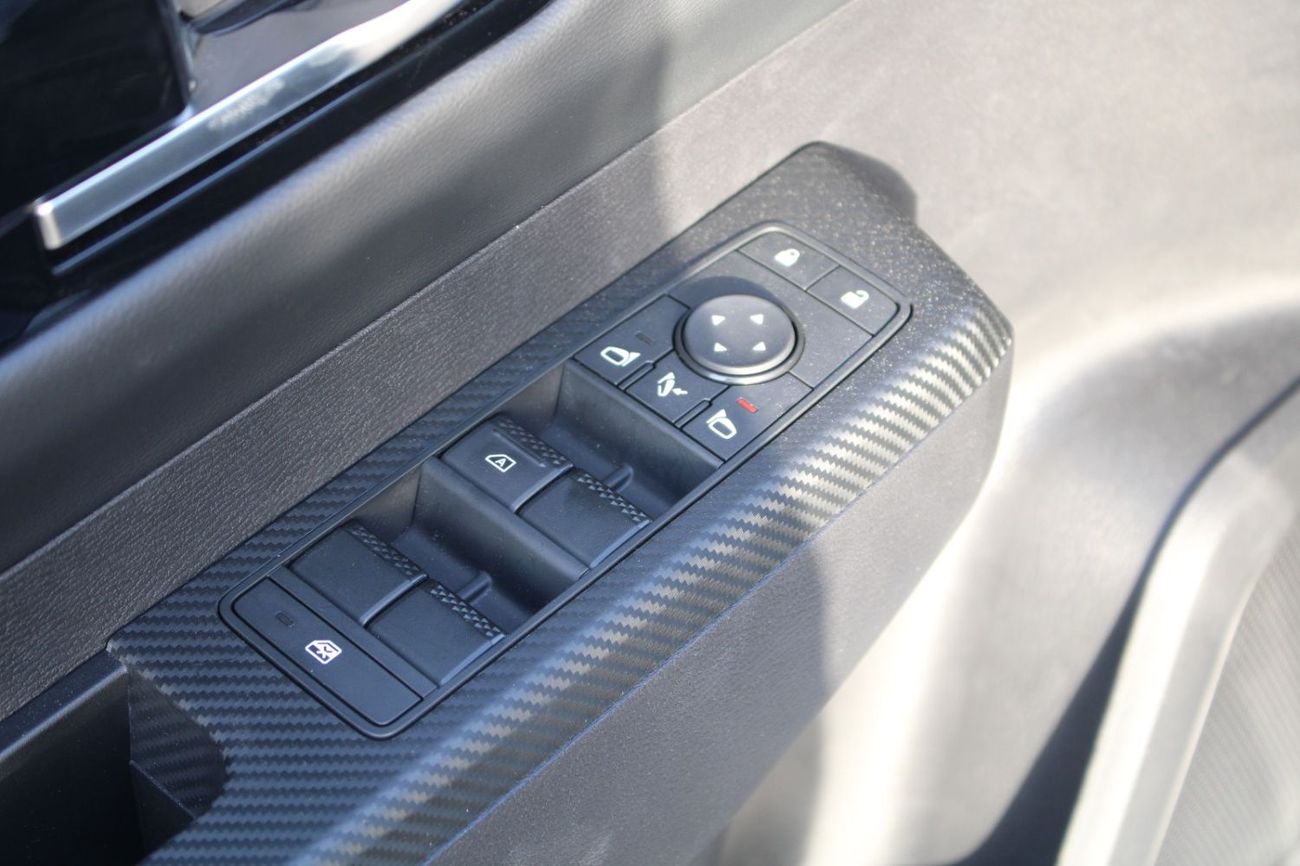 Mitsubishi L200 MITSUBISHI L200 2.4L DIESEL DOUBLE CABIN 4 X 4 SPORTERO AUTO