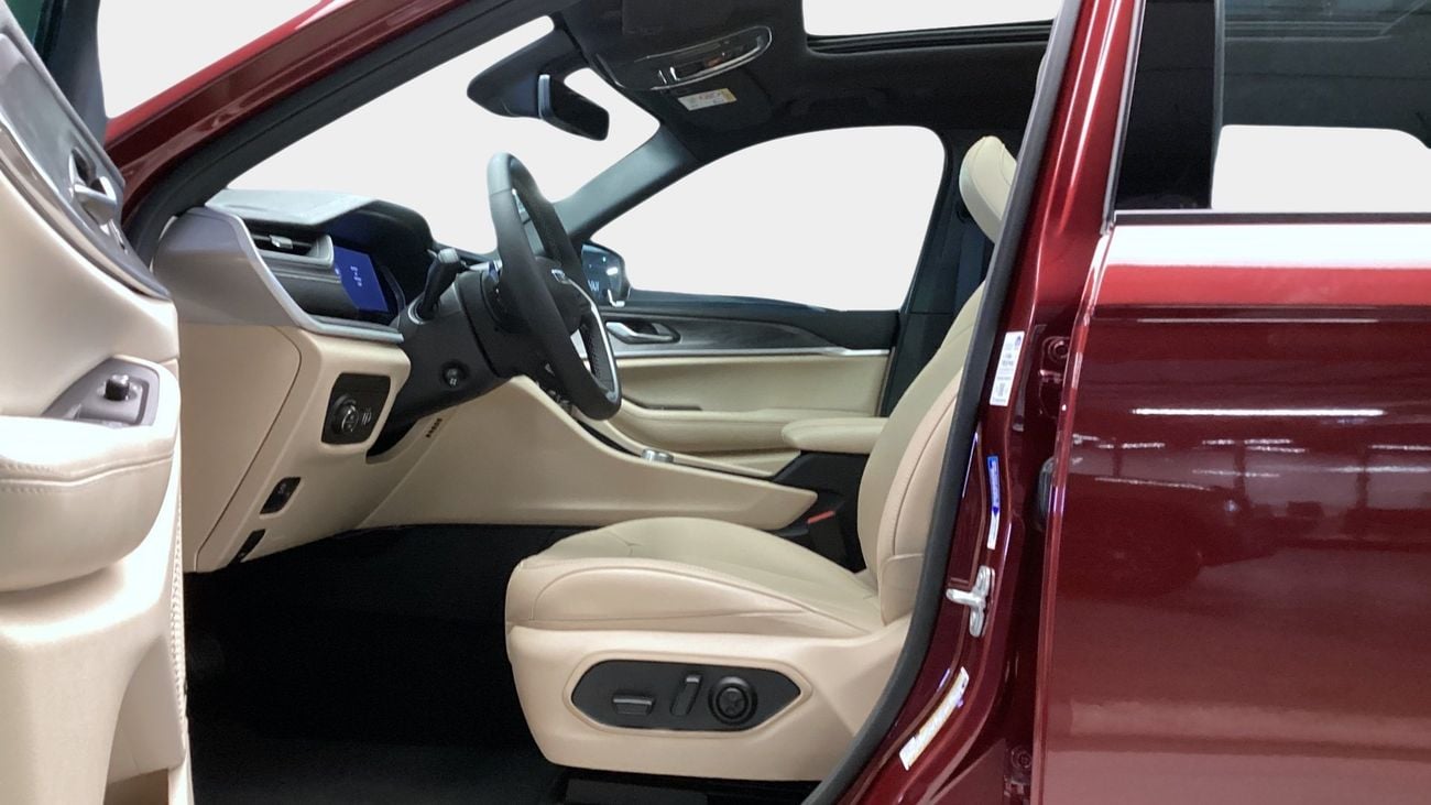 جيب شيروكي Limited Plus | شامل الضمان | 0 ﺪﻔﻋﺓ ﺃﻮﻟﻯ