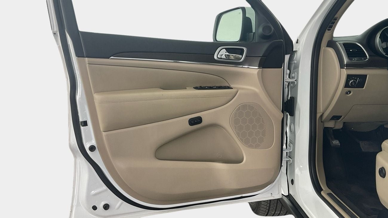 جيب جراند شيروكي Limited | upto AED 20,000 Ramadan Discount | شامل الضمان | 0 ﺪﻔﻋﺓ ﺃﻮﻟﻯ