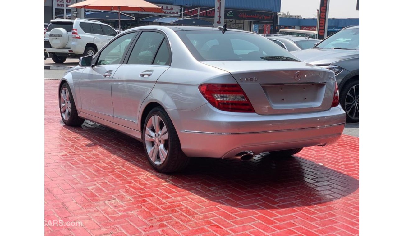 مرسيدس بنز C200 AVANTGARDE GCC SPECS